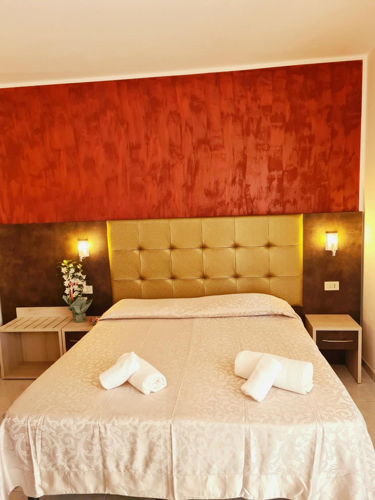 צ'סנטיקו Hotel Laura חדר תמונה